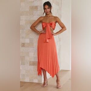 Sexy Satin Two-Piece Set w/ Strapless Bow Top & Pleated Skirt